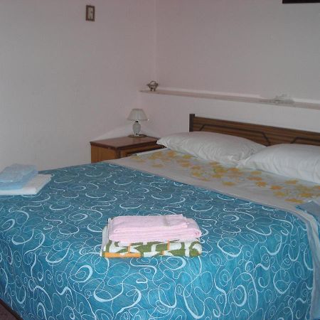 Azzurra House Apartment Чефалу Екстериор снимка