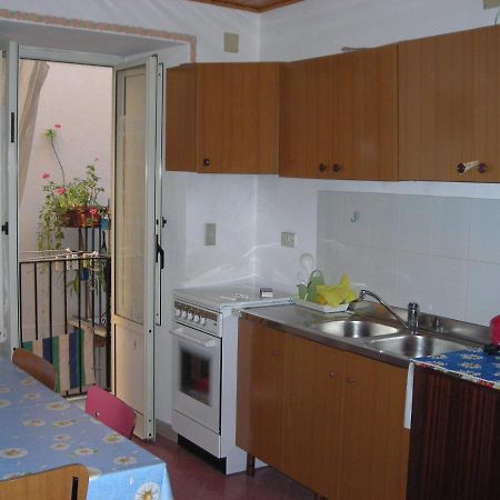 Azzurra House Apartment Чефалу Екстериор снимка
